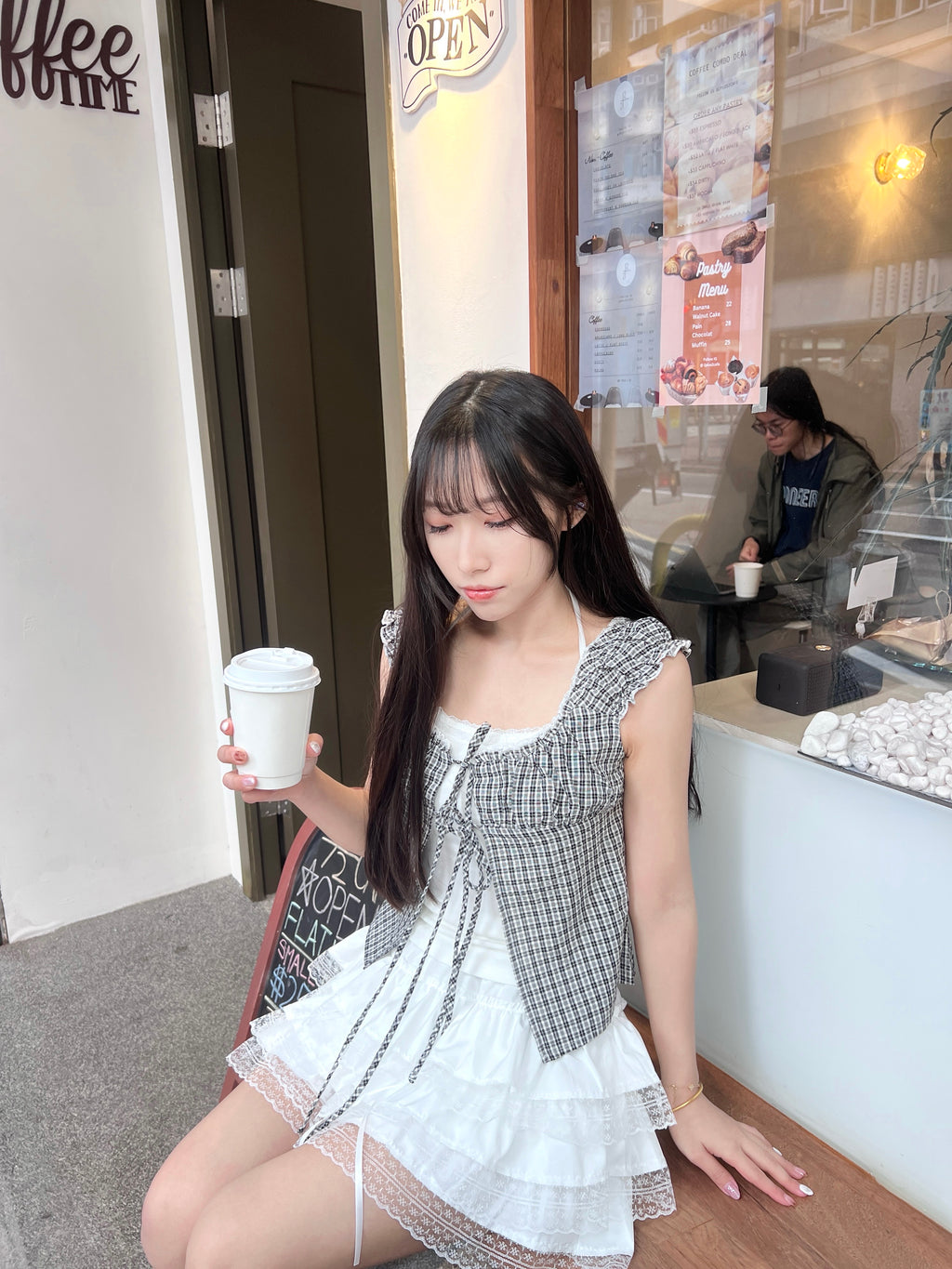 T4265 | 蝴蝶結綁帶格子掛脖吊帶兩件套上衣（2色入）