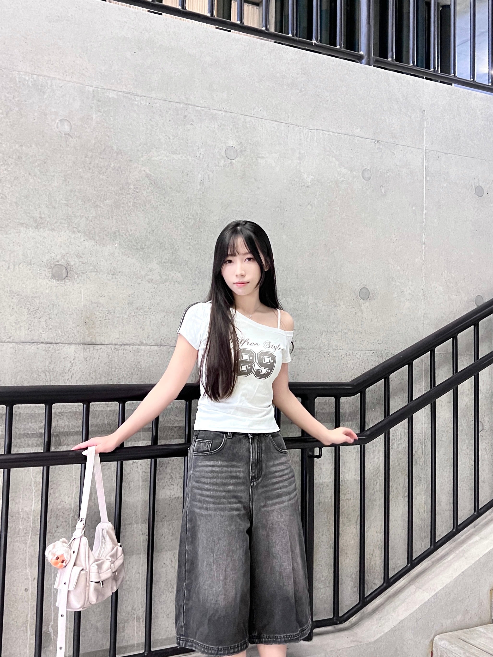 T4241 |美式數字露肩短T⭑.ᐟ（4色入）