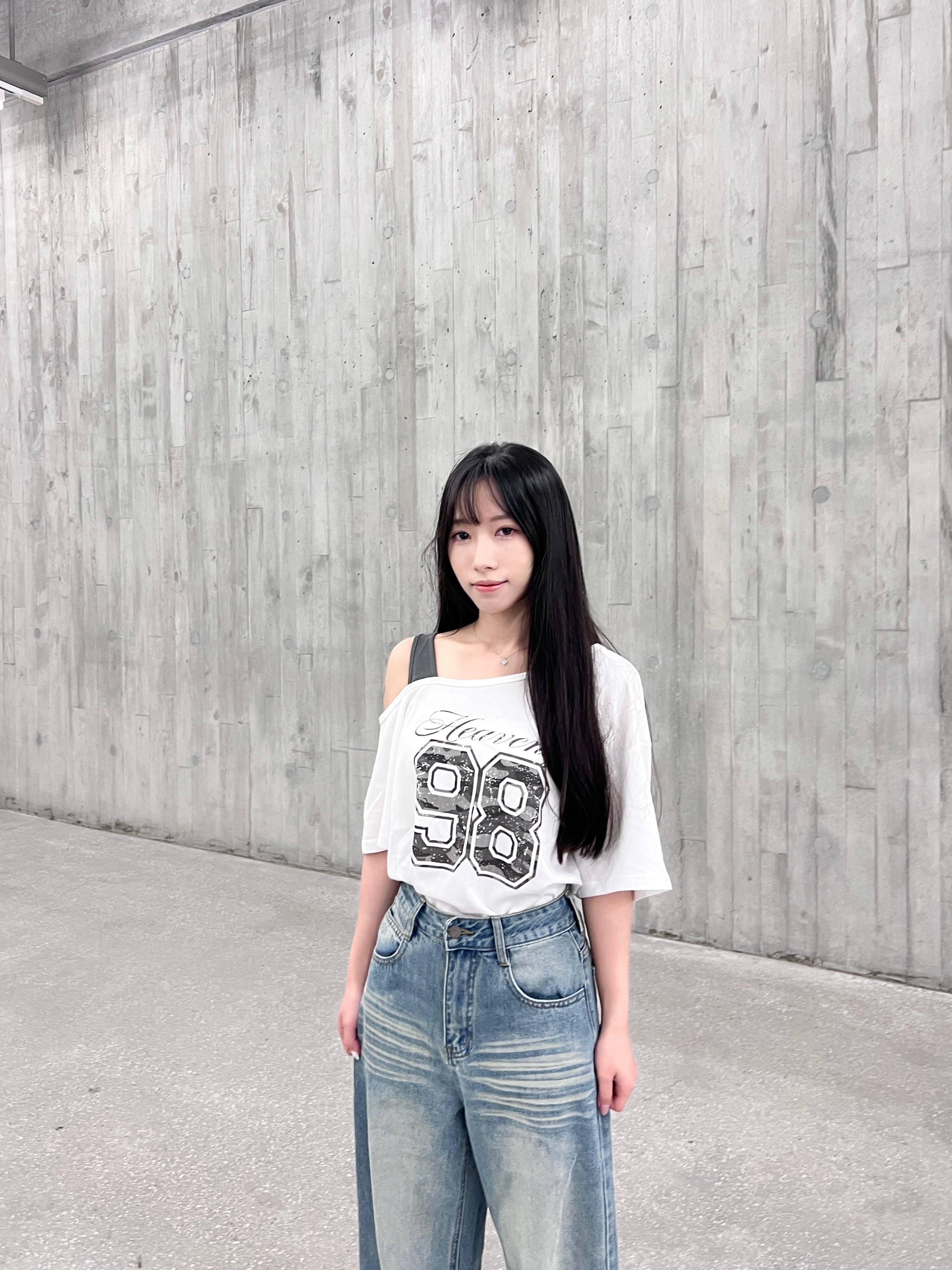 T4237 | 迷彩數字印花露肩大T👣（2色入）