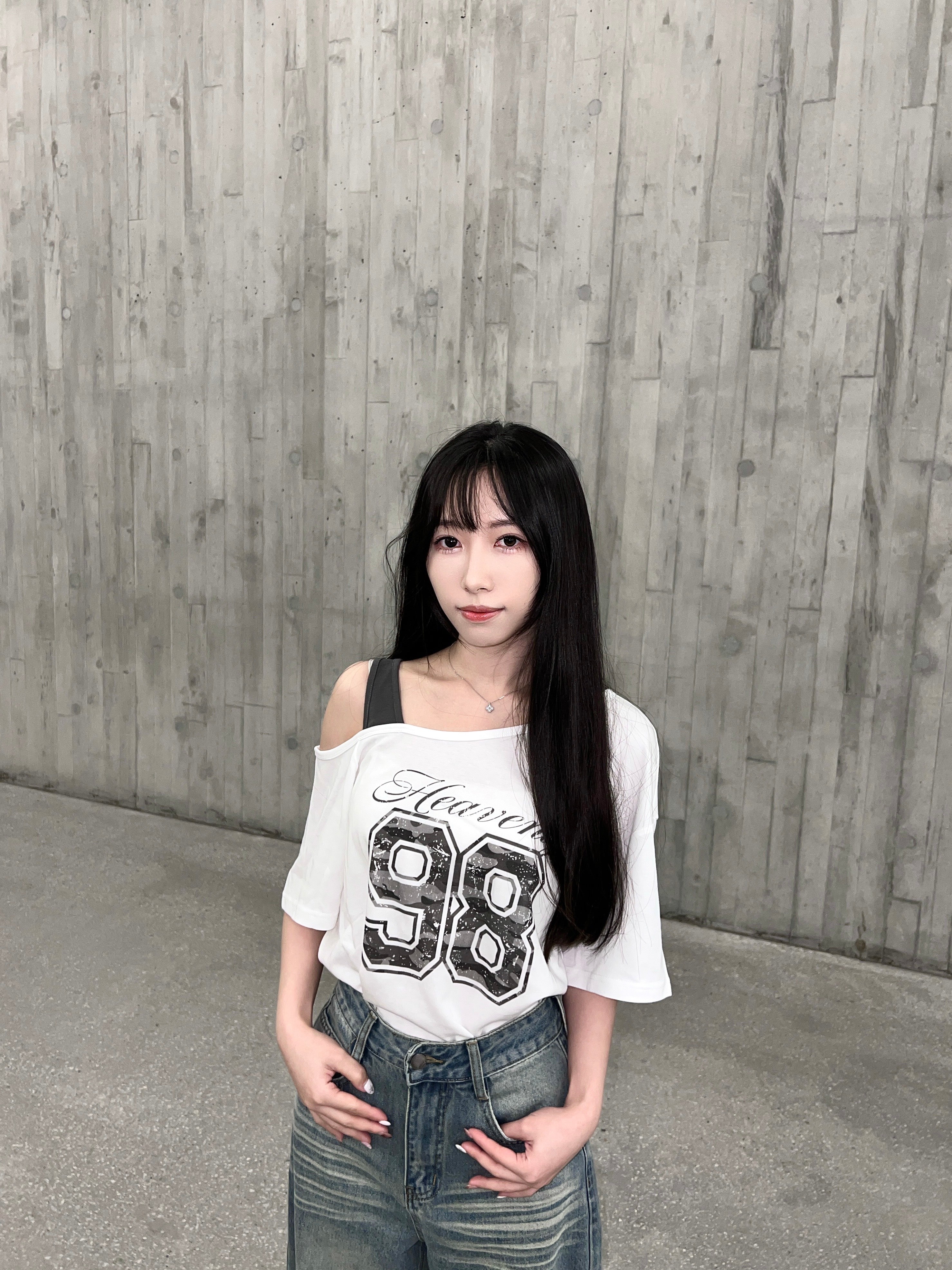 T4237 | 迷彩數字印花露肩大T👣（2色入）