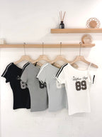T4241 |美式數字露肩短T⭑.ᐟ（4色入）